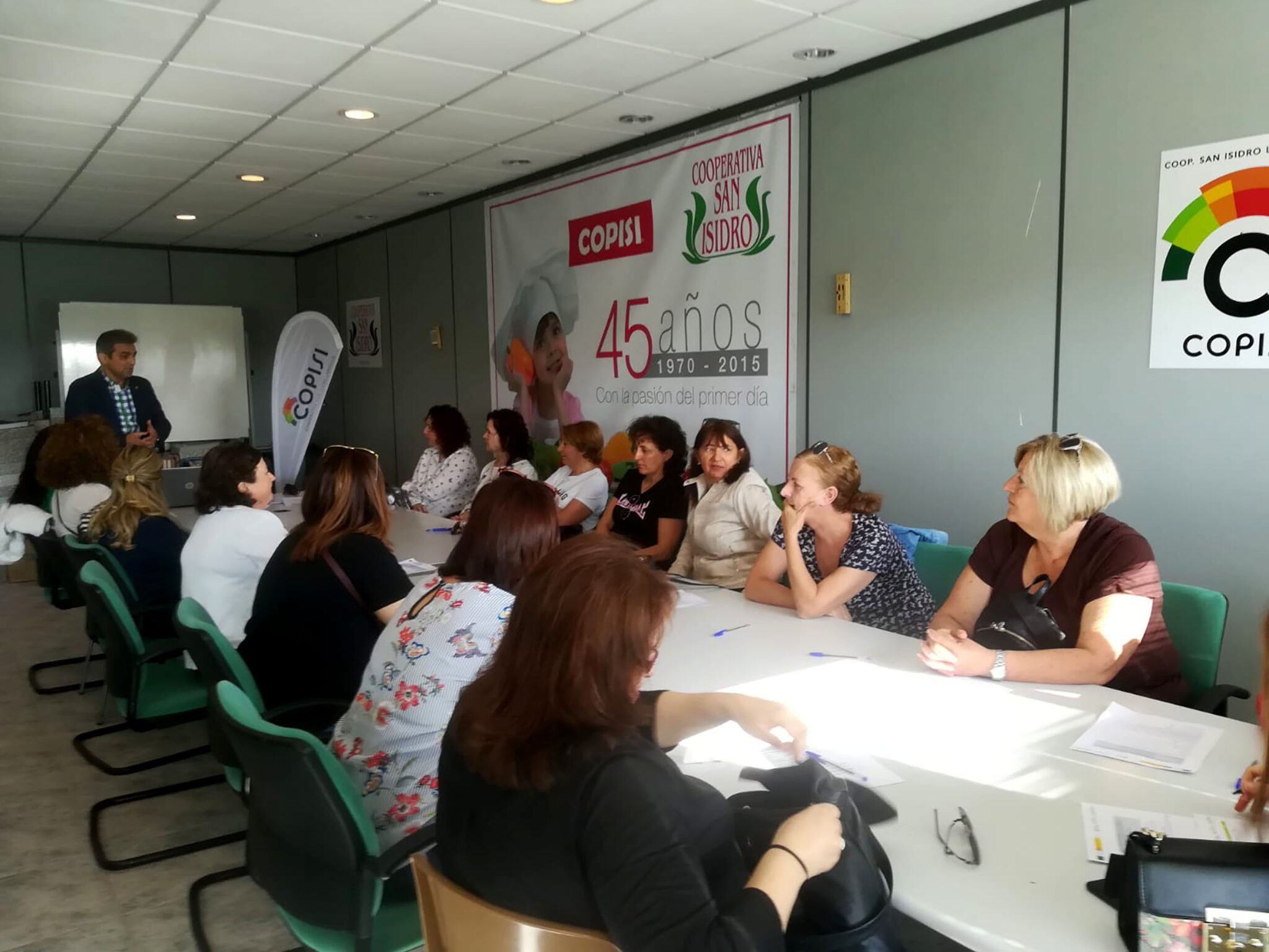 Liderazgo de las mujeres Liderazgo de las mujeres