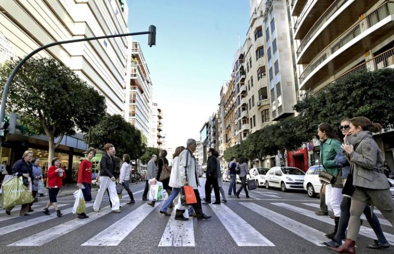 Abierto domingos y festivos Abierto domingos y festivos