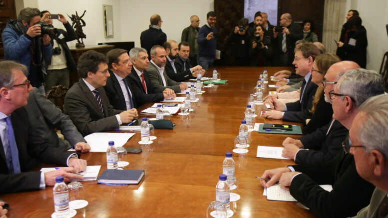 Ministro con envoltorio