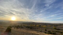 Sequía campo montaña sol